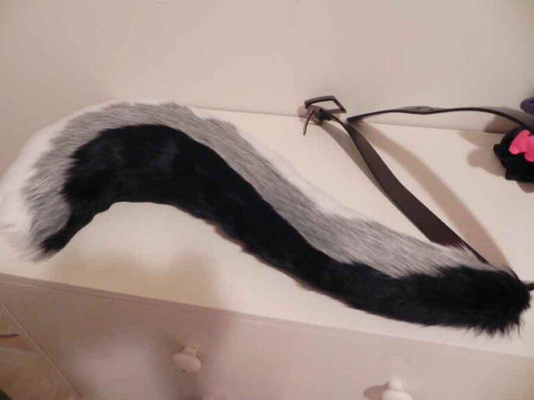 The finished tail, with belt loop attachment for wearing.